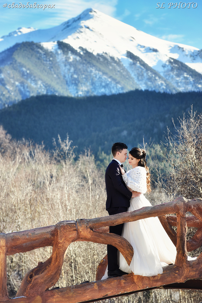 Свадьба в горах. 
Фото: Роман Склейнов