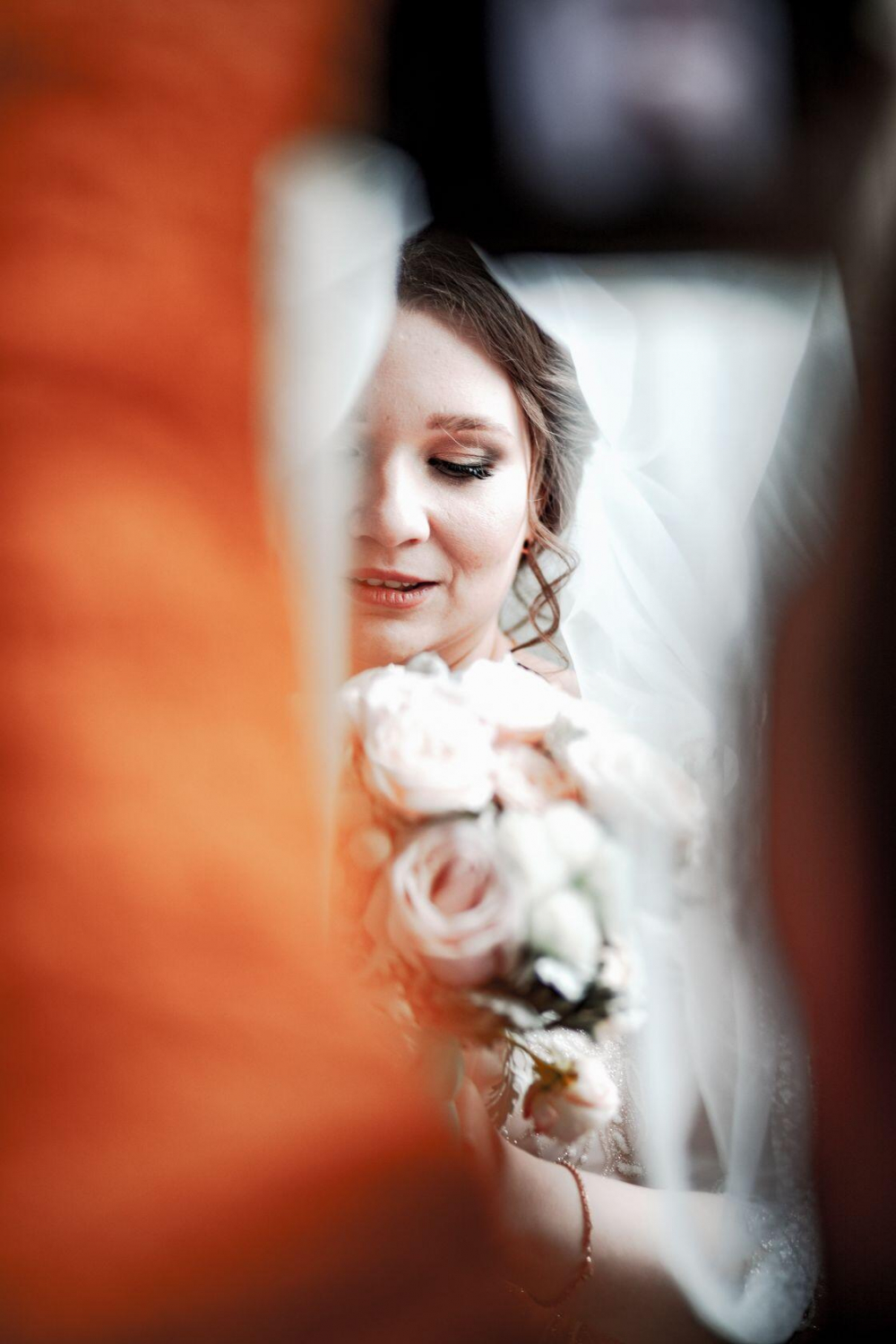 Фотограф на свадьбу в Волгограде. Художественные фото Вашей свадьбы по доступной цене.